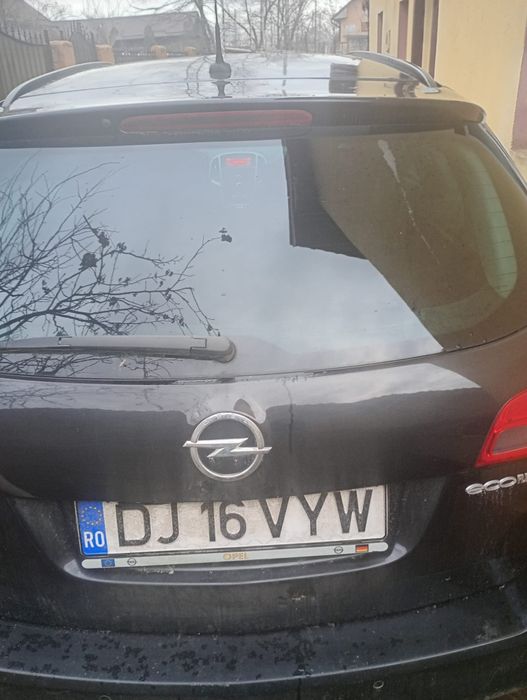 Vând opel  astra j