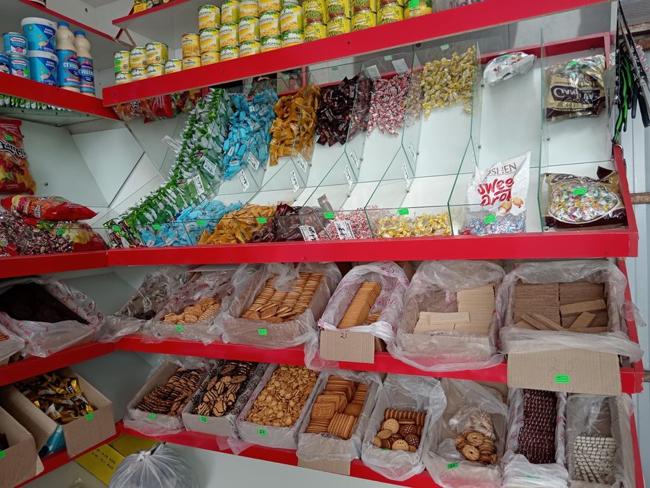 Do'kon uchun tayyor polkalar sotiladi