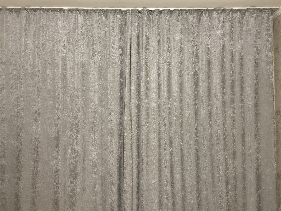 Продам новые шторы с тюлью .