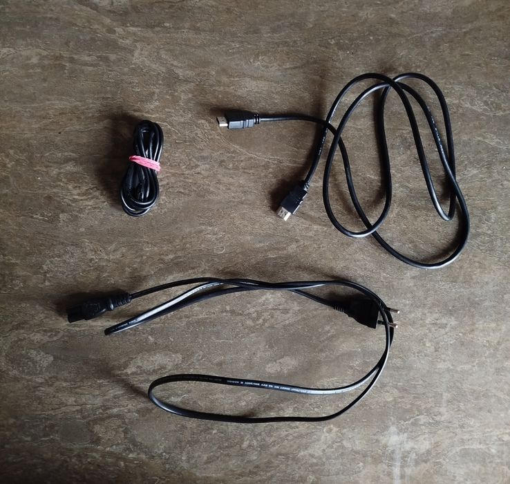 Playstation 4 + 2 джойстика + 4 игри