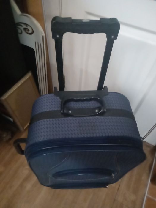 Недорогие чемоданы. Читайте внимательно