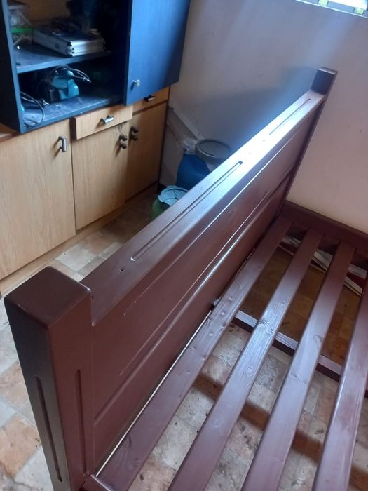 Mobilier din lemn masiv