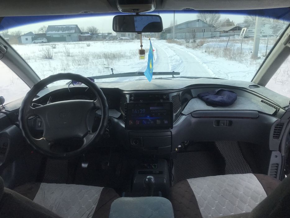 Тойота Превия ХТС