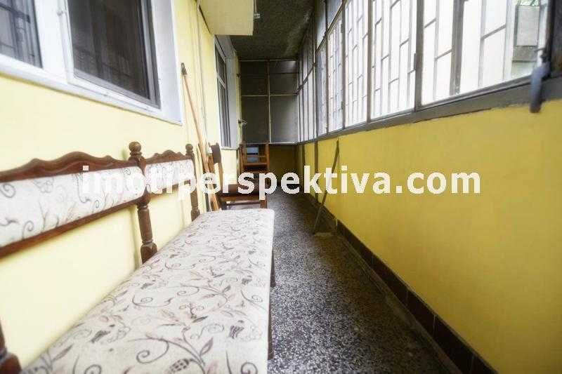 Продава се Тристаен апартамент в Пловдив, Кючук Париж - 100 кв.м за 2300 €/кв.м - Снимка #3