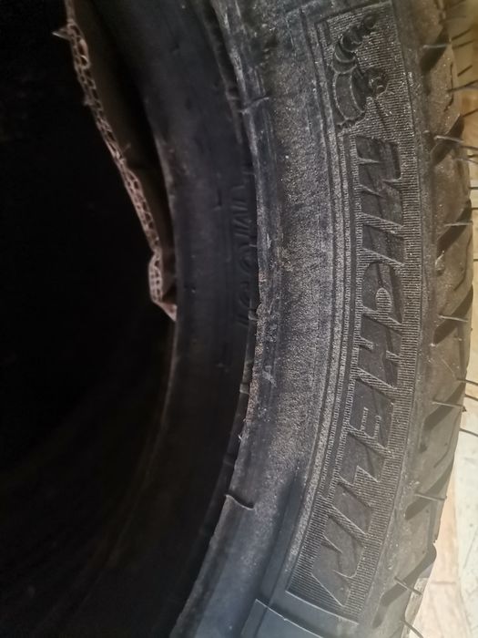 Vând set 4 cauciucuri noi 2,5-17 si 2,75-17