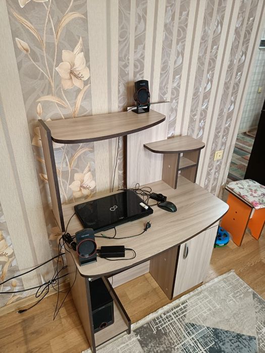 Компьютерный стол