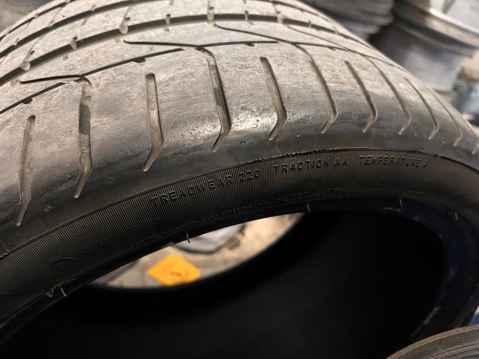 295/30/19 Pirelli P-Zero