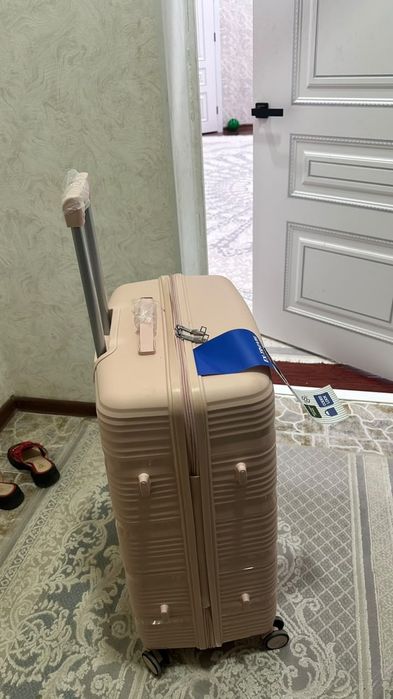 Новый чемодан сатылады