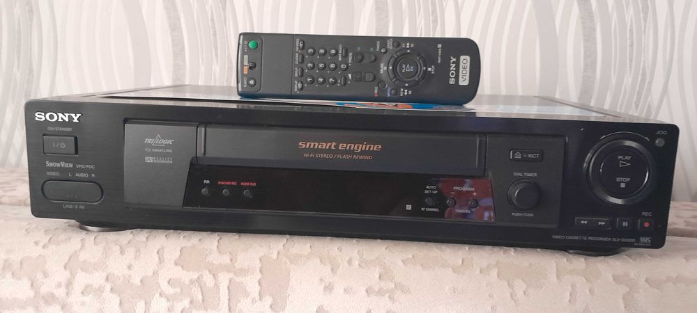 Видео магнитофон Sony HI-FI стерео.