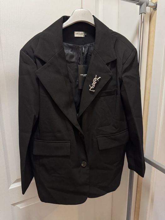 Дамско Сако……………