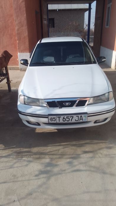 Юриб турган машина