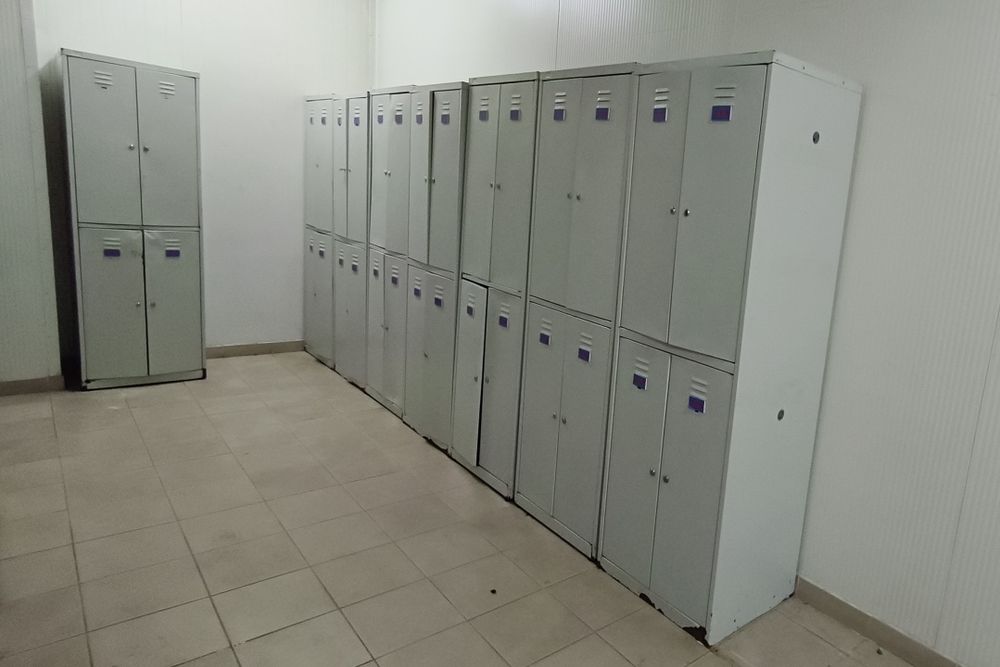 Шкаф металлический (для раздевалок)
