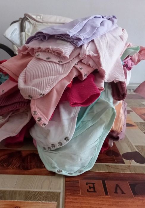 Donez haine dama ,copii ,bărbat