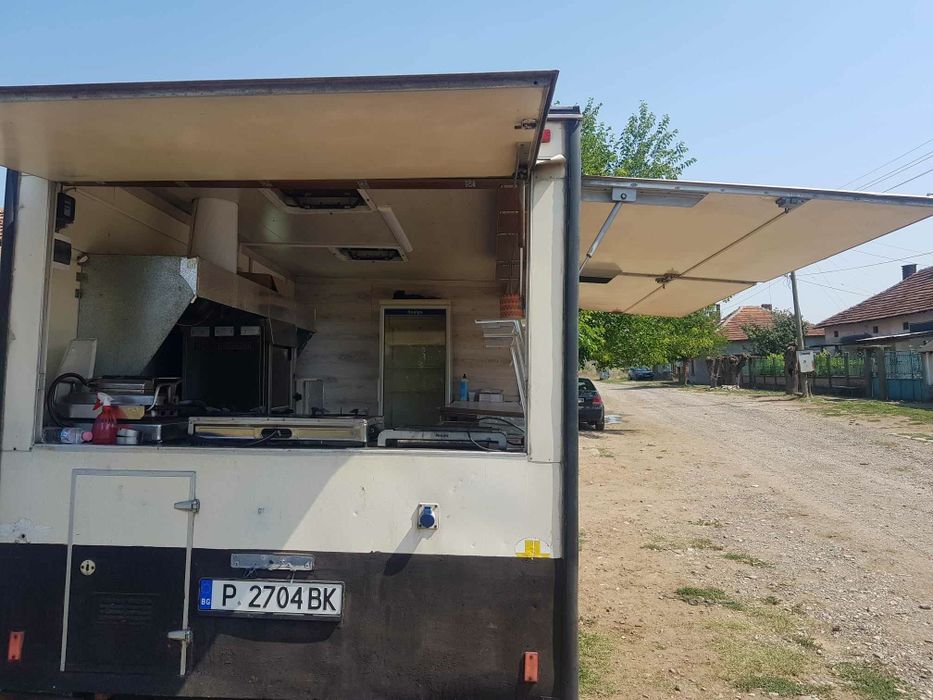 Продавам оборудван кемпер Mercedes MB100D