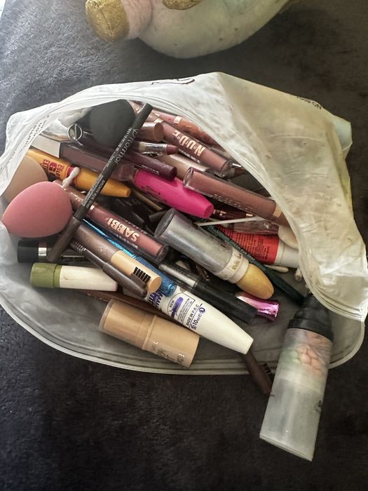 Продам косметику за не дорого