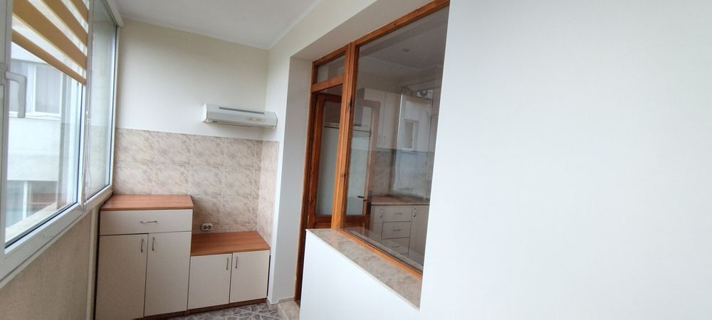 Тристаен апартамент срещу ХЕИ и Палах Център