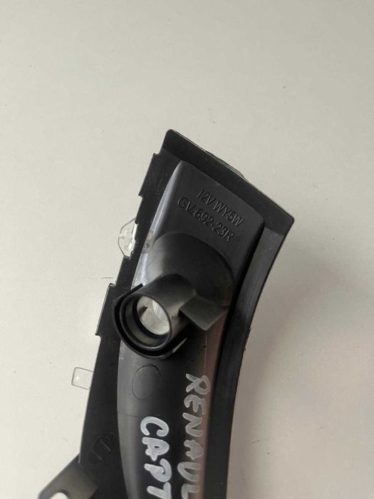 Semnalizare dreapta oglinda Renault Captur 2013 2019
