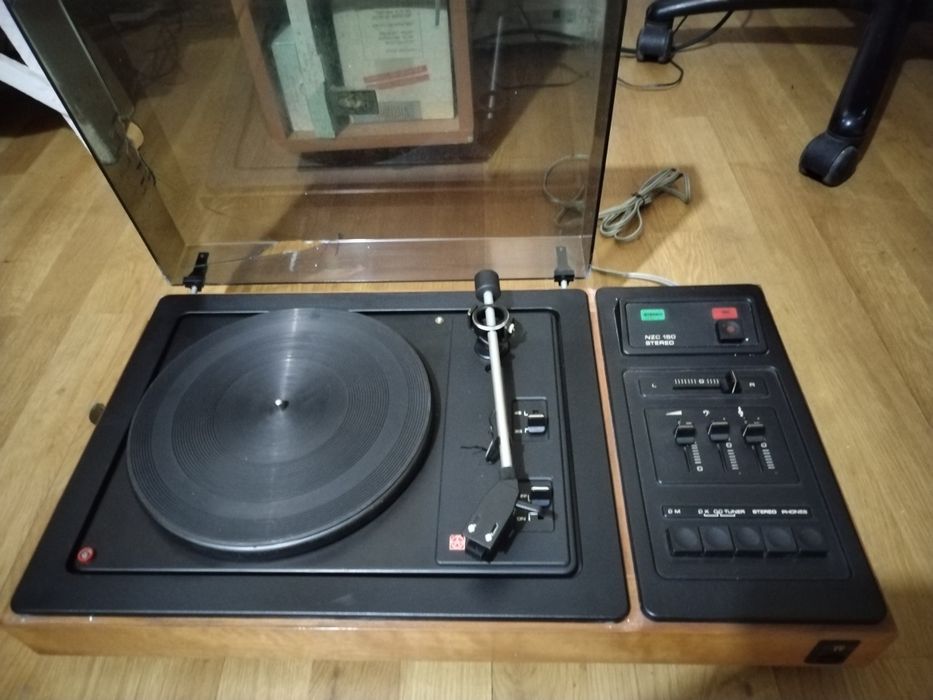 Pick-up Tesla NZC 150 stereo cu boxe
