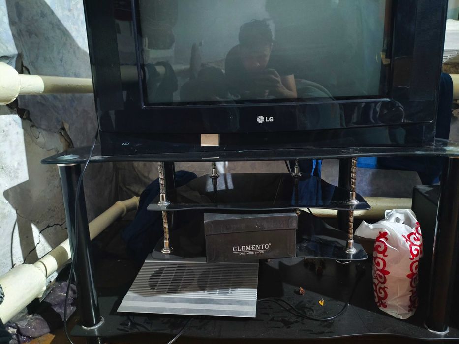 Продам телевизор со столешницей