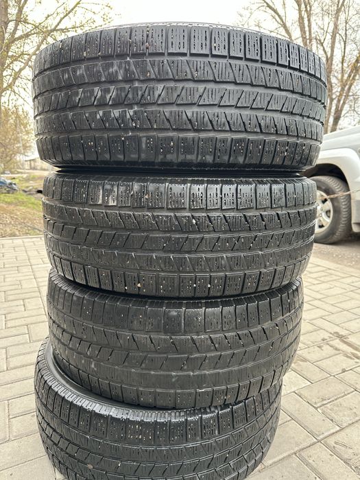 Резина всесезонная.