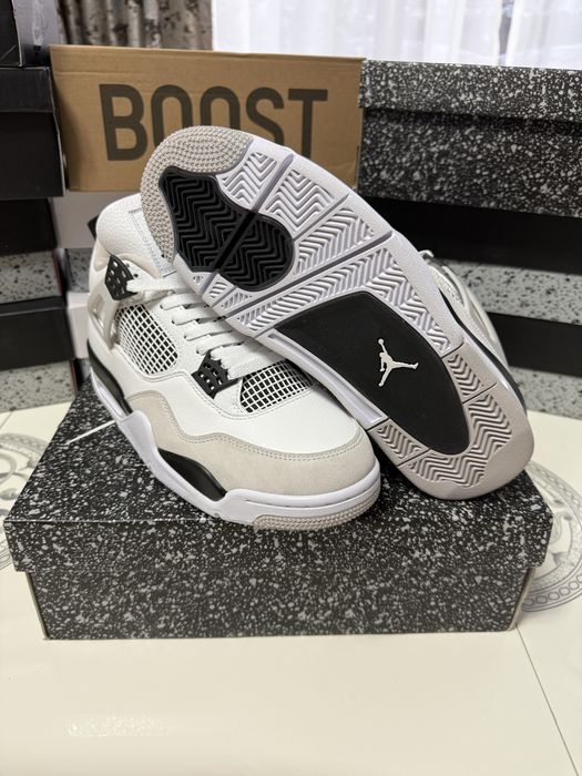 Air Jordan Retro 4 Military Black