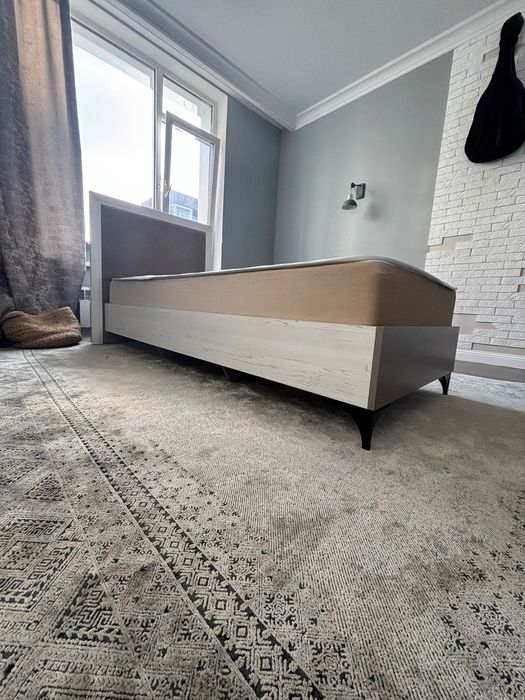 Продам кровать  80 на 2