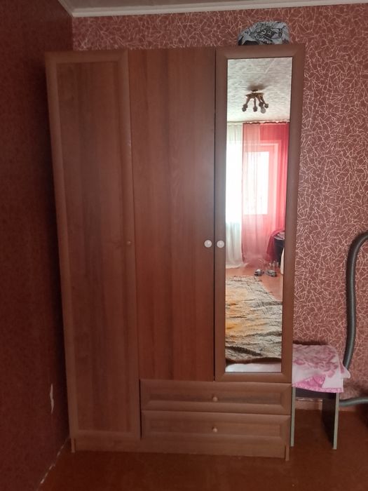 Продам шкаф две секции