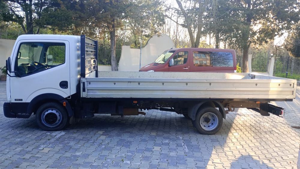 Nissan cabstar 2011 se conduce cu B