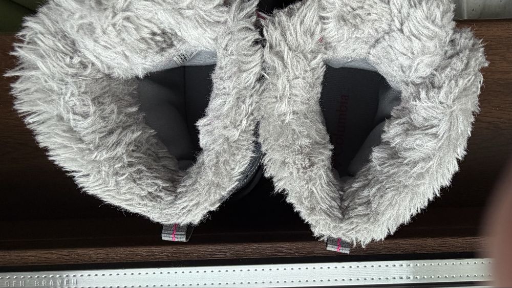 Cizmulițe pentru zăpadă , Columbia