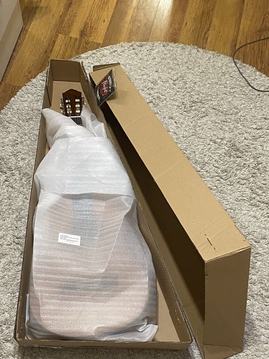 Классическая гитара, Yamaha C40