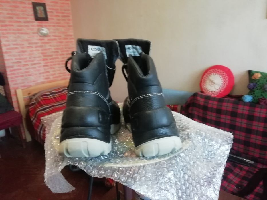 Джон. Спорт. Добре. Дошли