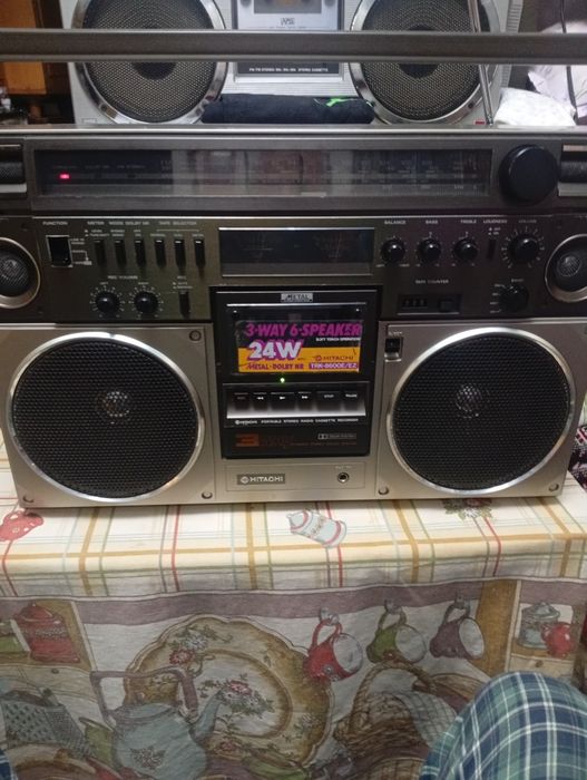 Radio caset Hitachi TRK8600E Japan original