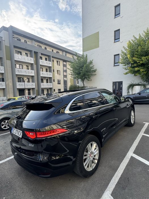 Jaguar F-Pace 180 CP Automat / Trapă panoramică/ Piele / Primul proprietar în România