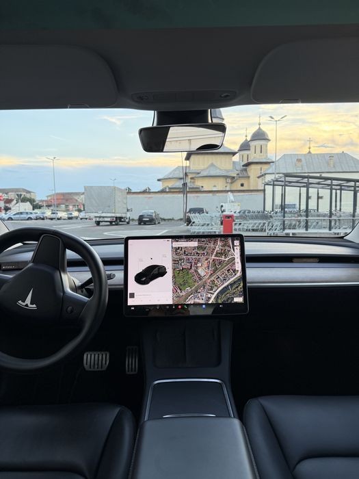 TESLA Model 3 2021 — imagine 5