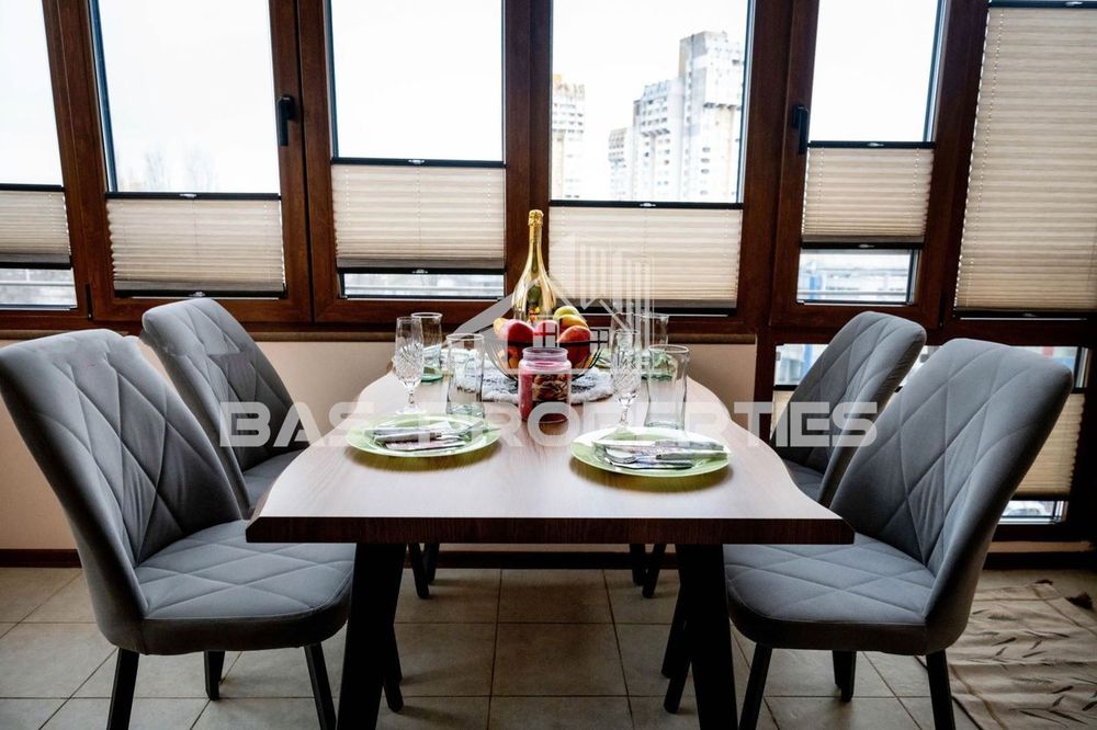 Продава се Двустаен апартамент в София, Света Троица - 64 кв.м за 2144 €/кв.м - Снимка #1