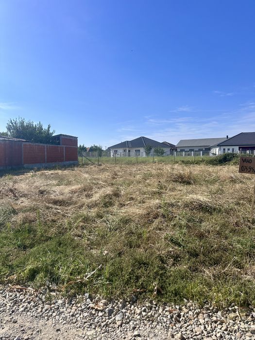 Teren de vanzare de 500 mp , pret / parcelă .Usor neg