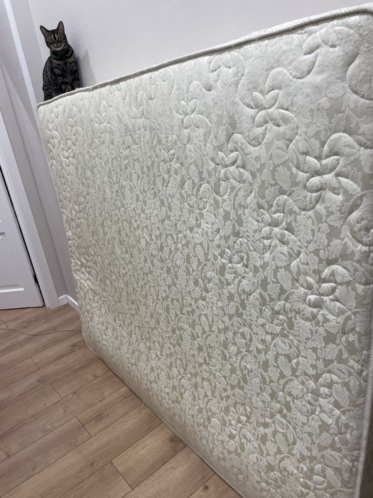 Продам матрас б/у, 2*1,6 м