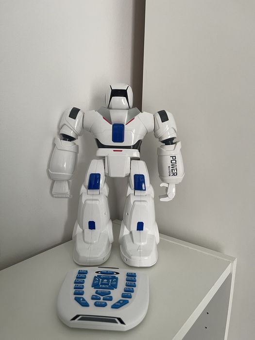 Jucarie Robot cu telecomanda si baterii