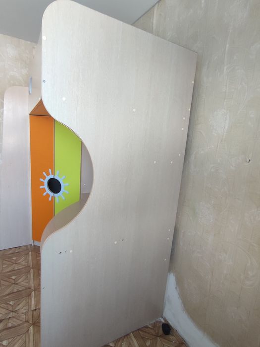 Двухэтажный кровать