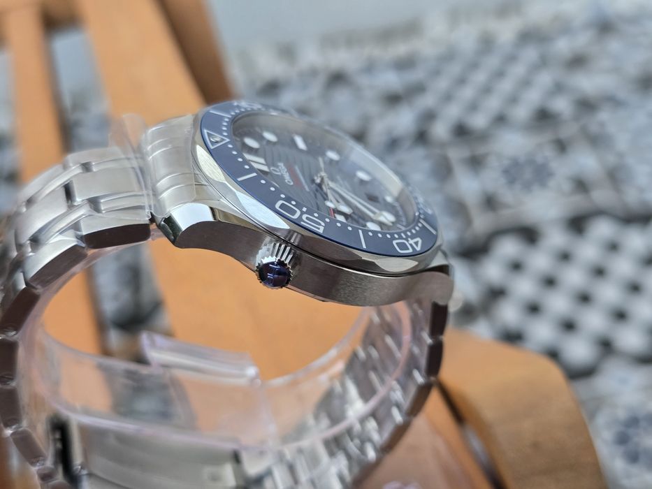 Omega Seamaster Diver 300m Blue dial