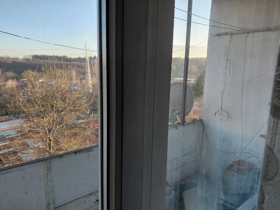 отдавам под наем тристаен апартамент в жк. Люлин 7