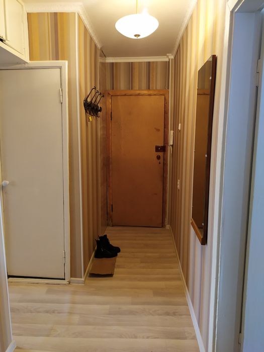 Продается 2-комн (6-10, 3 эт)