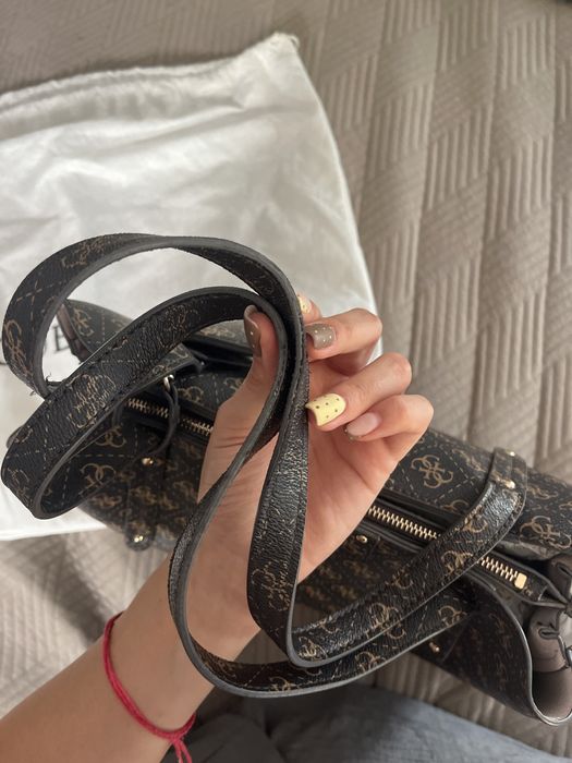 Дамска Чанта Guess