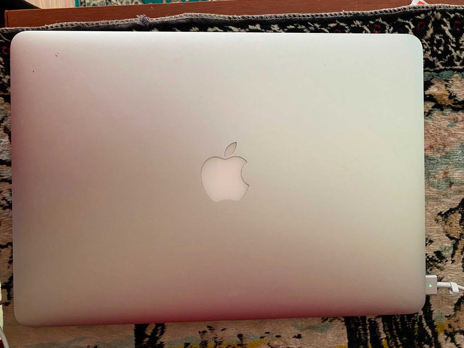 Macbook Air 2015 128 GB , 4GB RAM