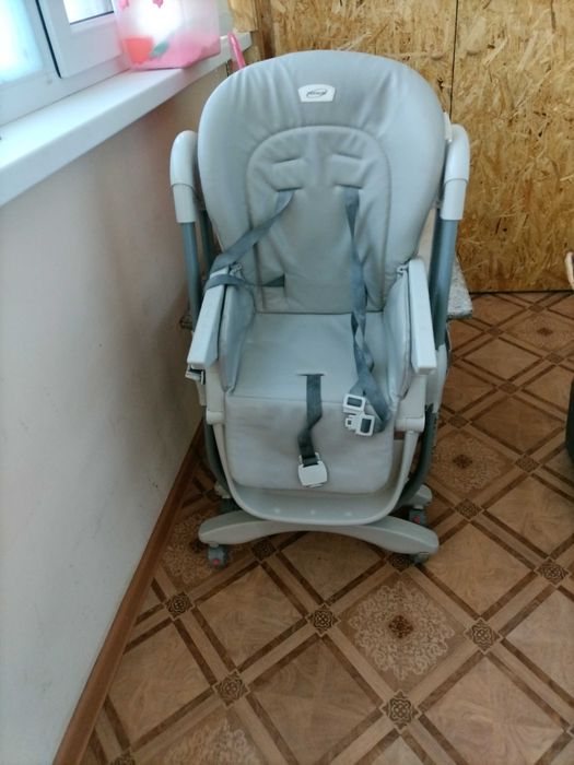 Продам детский обеденный столик