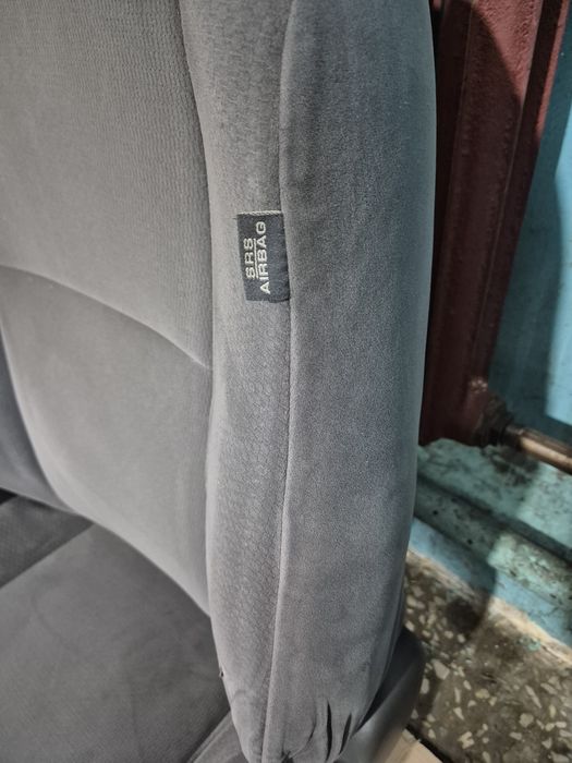 Сиденья передние