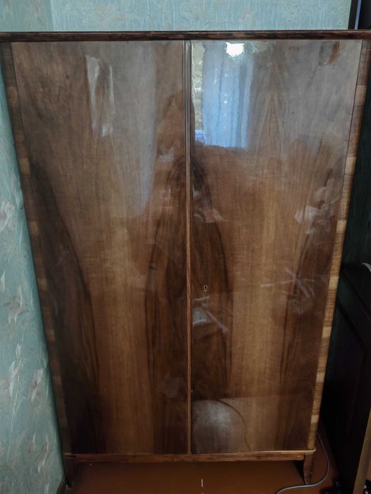 Продается советский шкаф