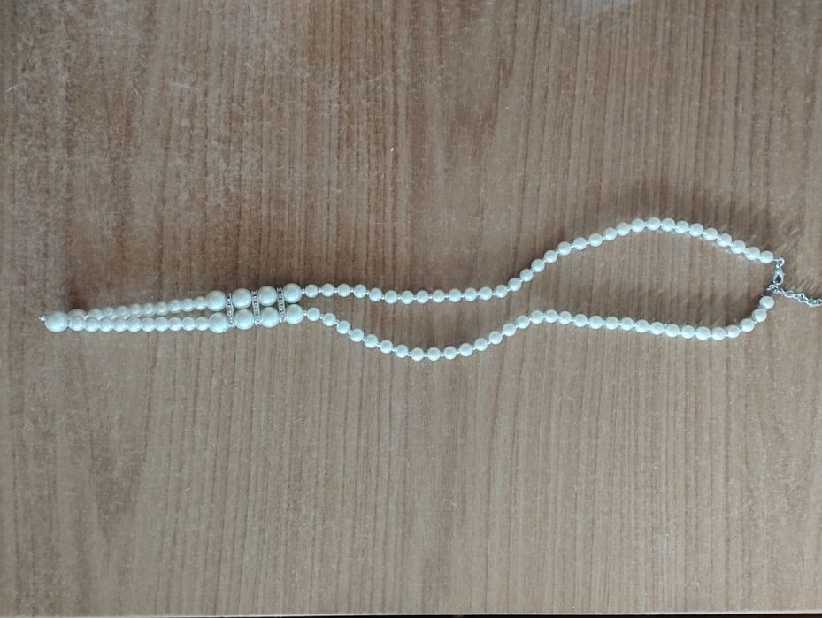 Колиета, гривни, кутийки за бижута