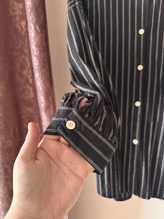 Продам рубашку черную в полоску