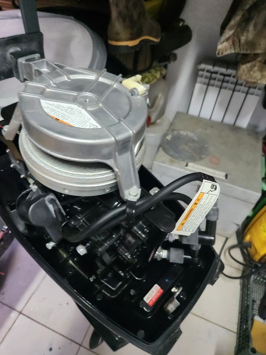 Подвесной лодочный мотор